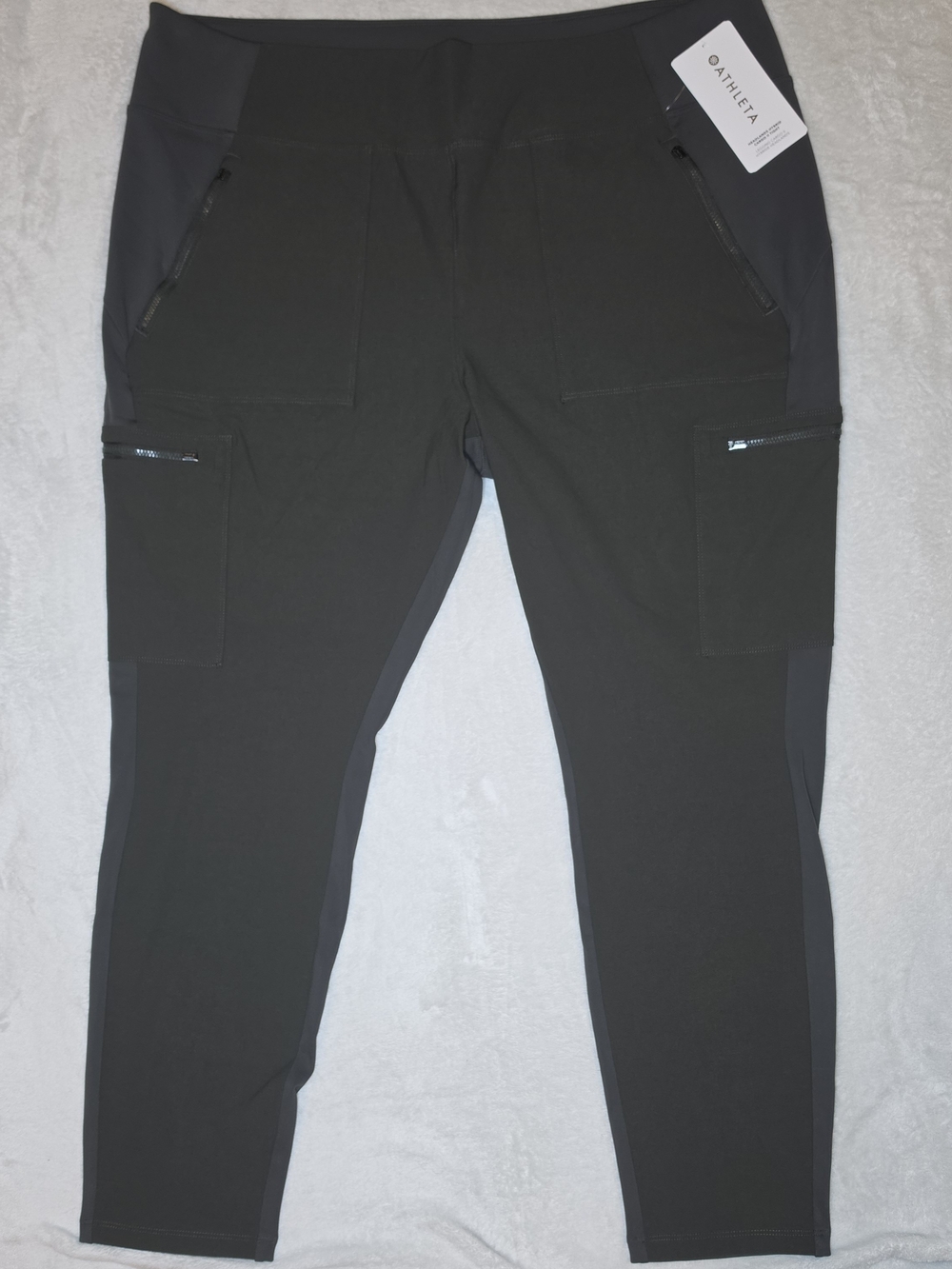 NWT Athleta Headlands Hybrid Cargo II Tight Peat Size 24 Hiking Leggings